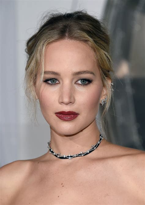 jennifer lawrence face.